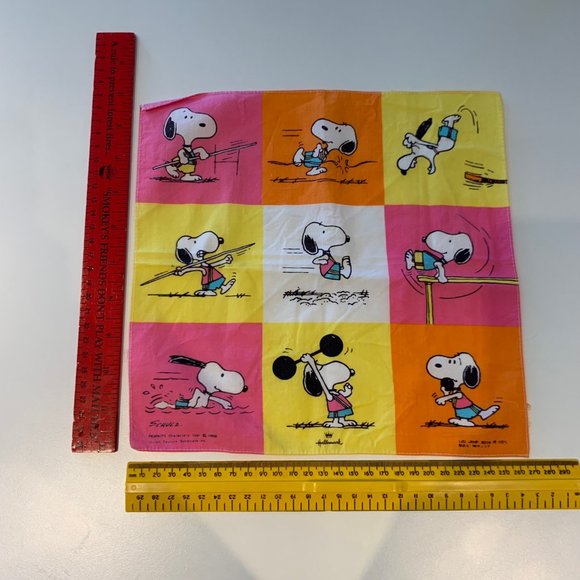 RARE LOT OF 3 VINTAGE (1959, 1970) SNOOPY HANDKERCHIEFS - Picture 12 of 15